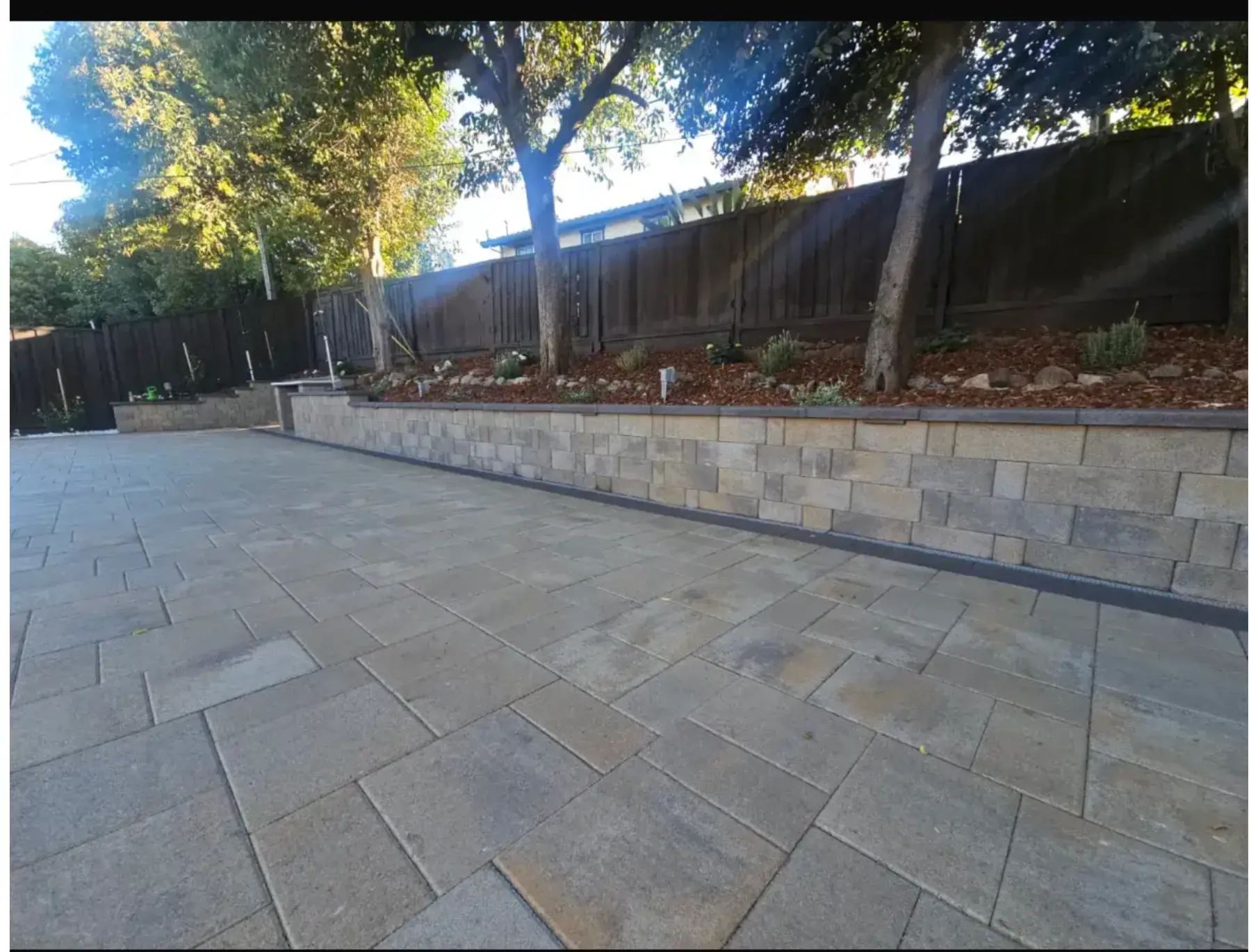 Modern retaining wall installed by Garescape in Sunnyvale, California